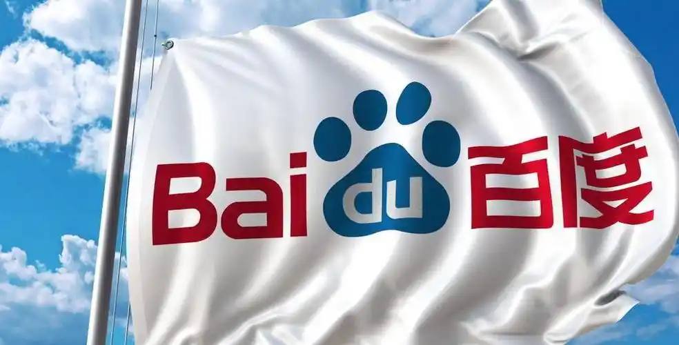 吴磊背着网球拍机场出发